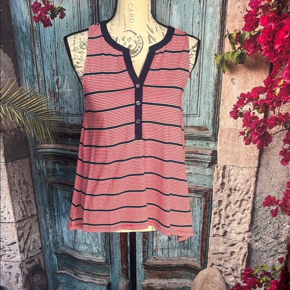 MICHAEL Michael Kors Tops - Michael Michael Kors sleeveless blouse , size small, good condition